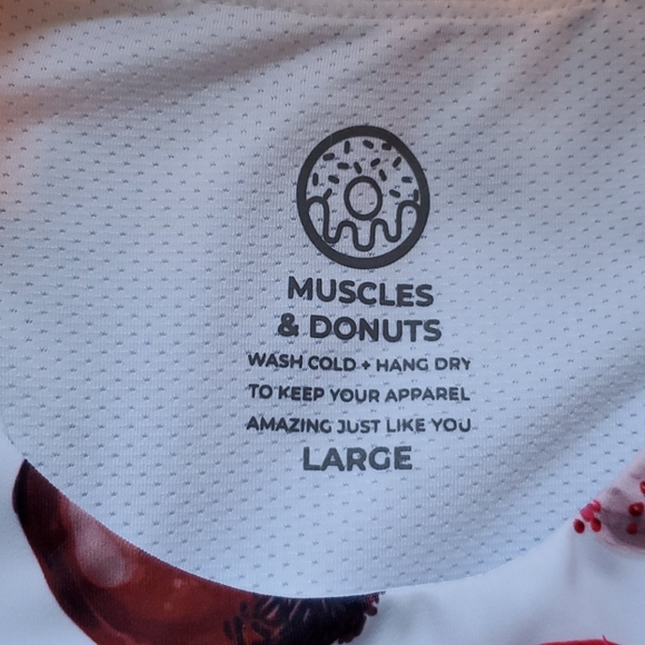 Workout Set: Top & Shorts - Picture 3 of 6